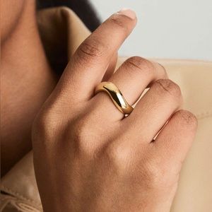 Mejuri Gold Figure Ring